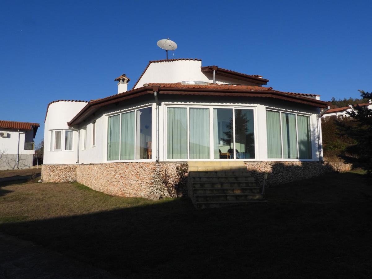 Приятна Къща За Почивка Караколев 2 Villa Obrochishte Exterior photo