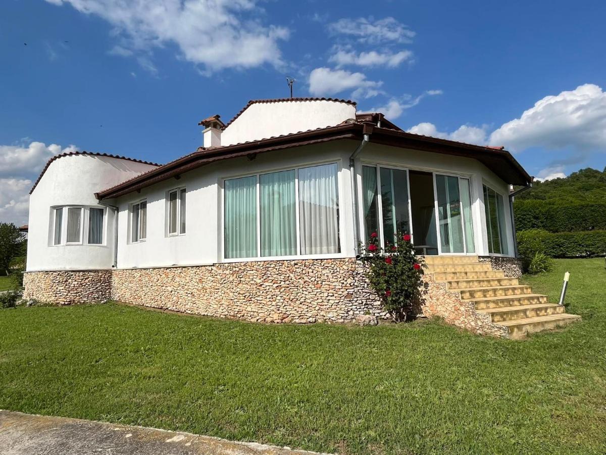 Приятна Къща За Почивка Караколев 2 Villa Obrochishte Exterior photo